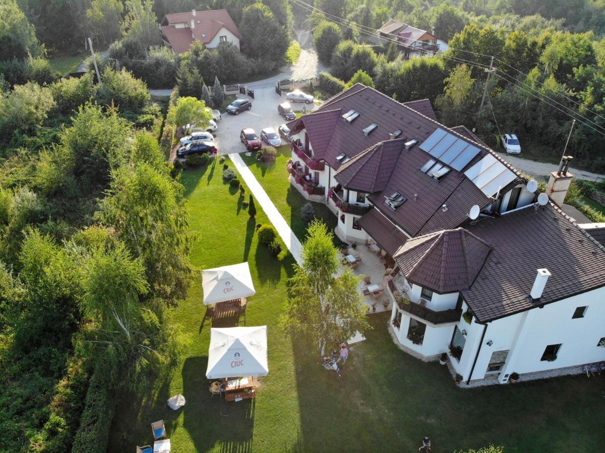 Natura Family Resort Avrig Exteriér fotografie